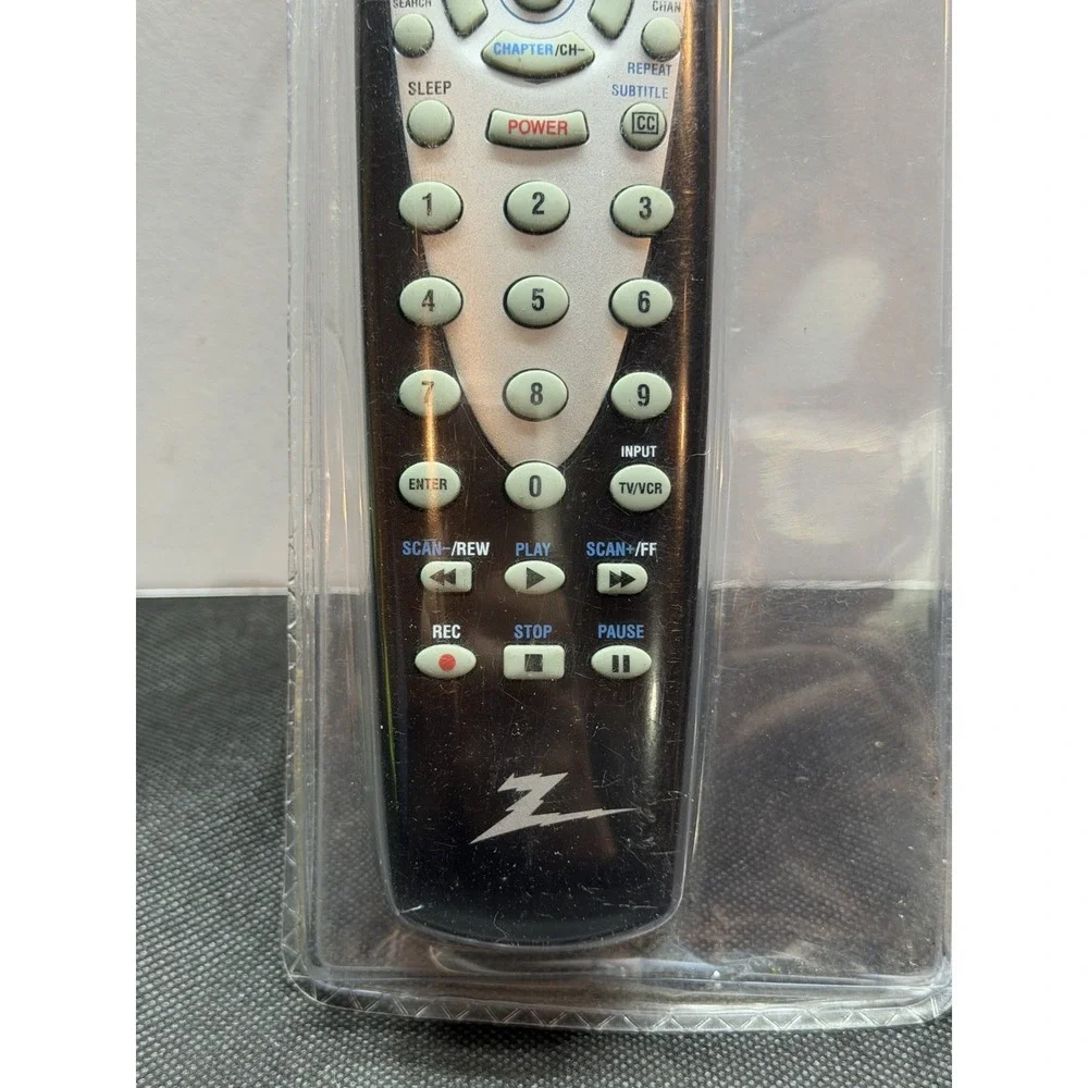 NEW Zenith CL010 TV/DVD/VCR Remote Control OEM New w/Batteries